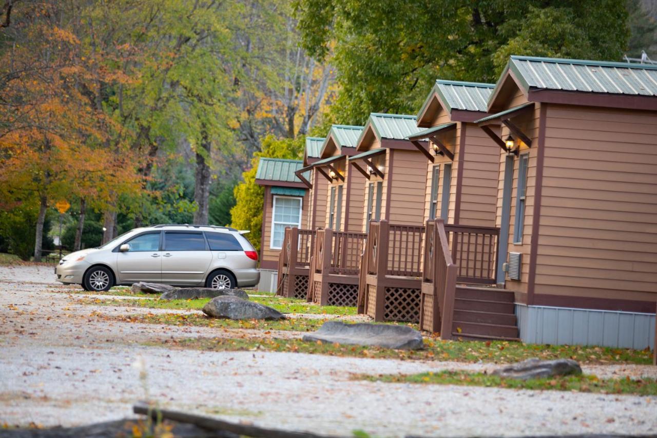Qualla Cabins And Motel Cherokee Near Casino Whittier Εξωτερικό φωτογραφία