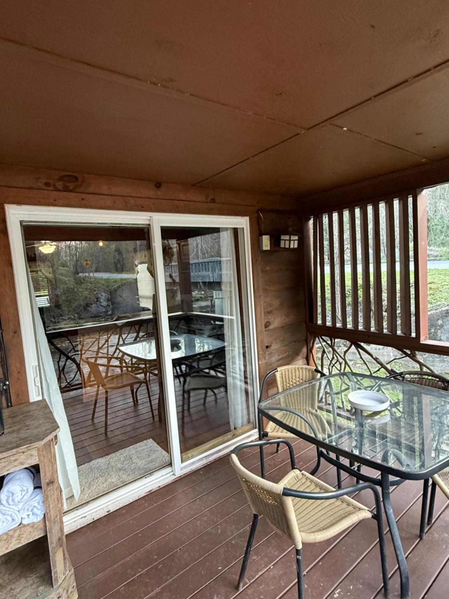 Qualla Cabins And Motel Cherokee Near Casino Whittier Εξωτερικό φωτογραφία