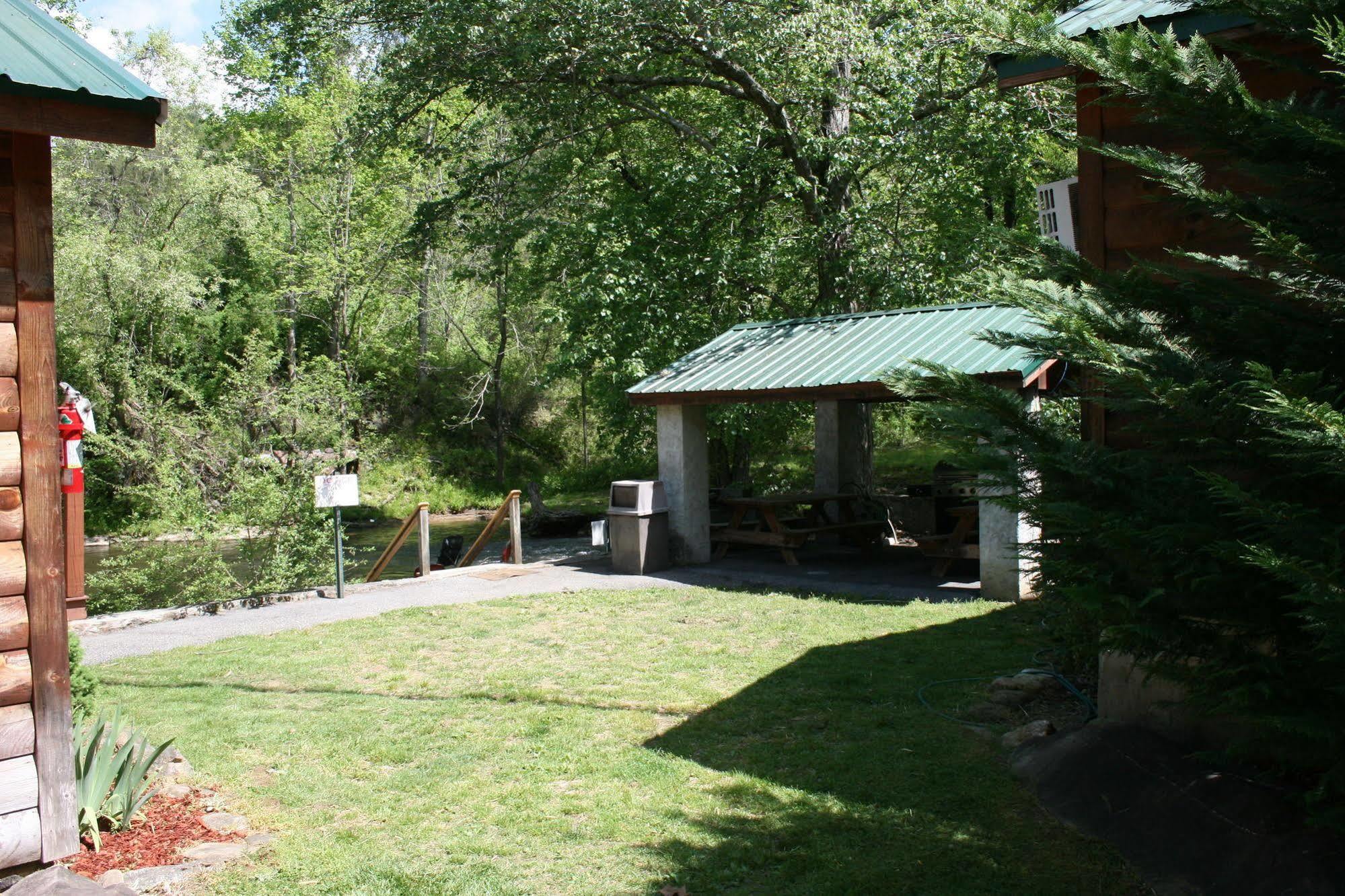 Qualla Cabins And Motel Cherokee Near Casino Whittier Εξωτερικό φωτογραφία