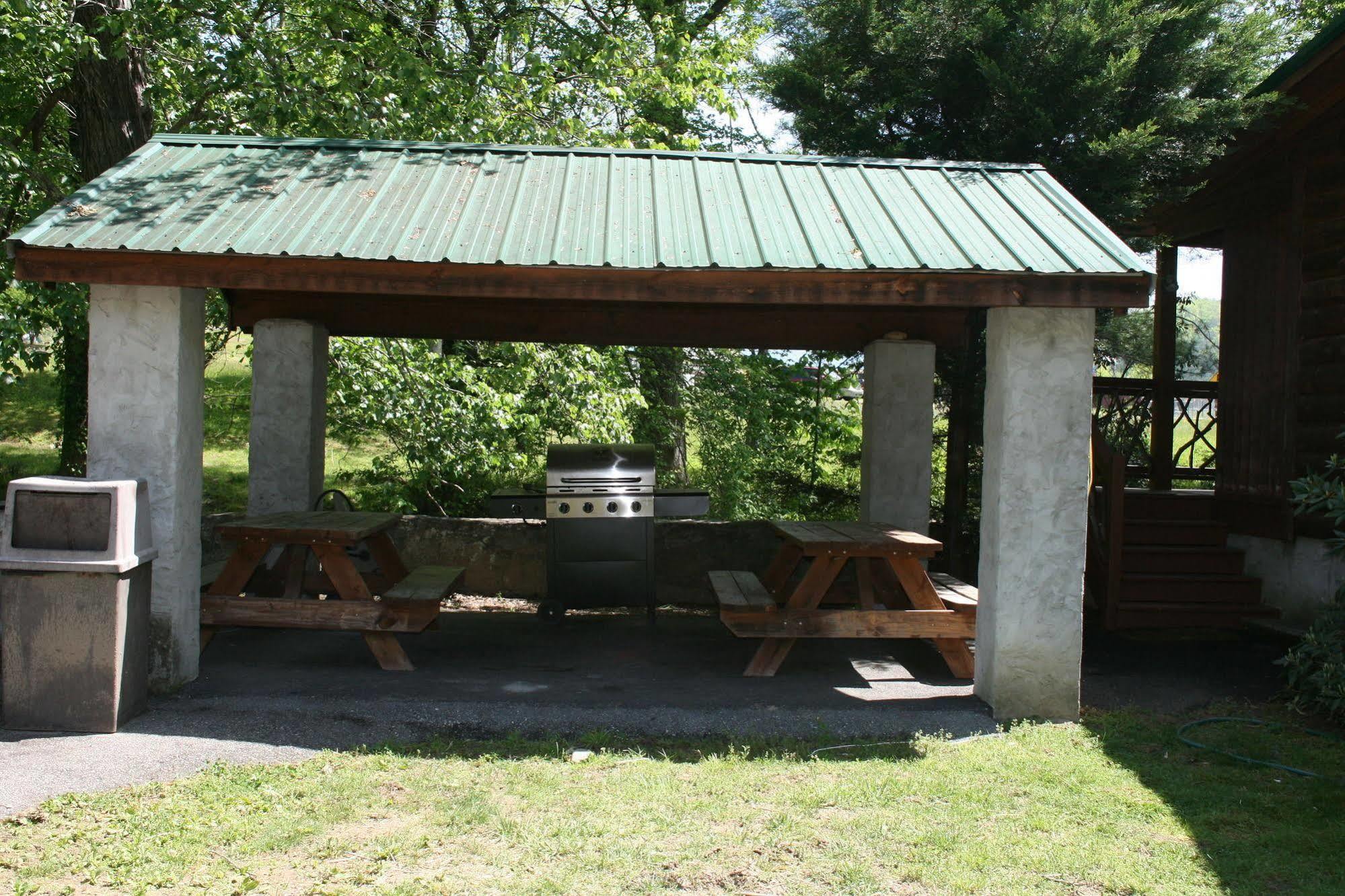 Qualla Cabins And Motel Cherokee Near Casino Whittier Εξωτερικό φωτογραφία