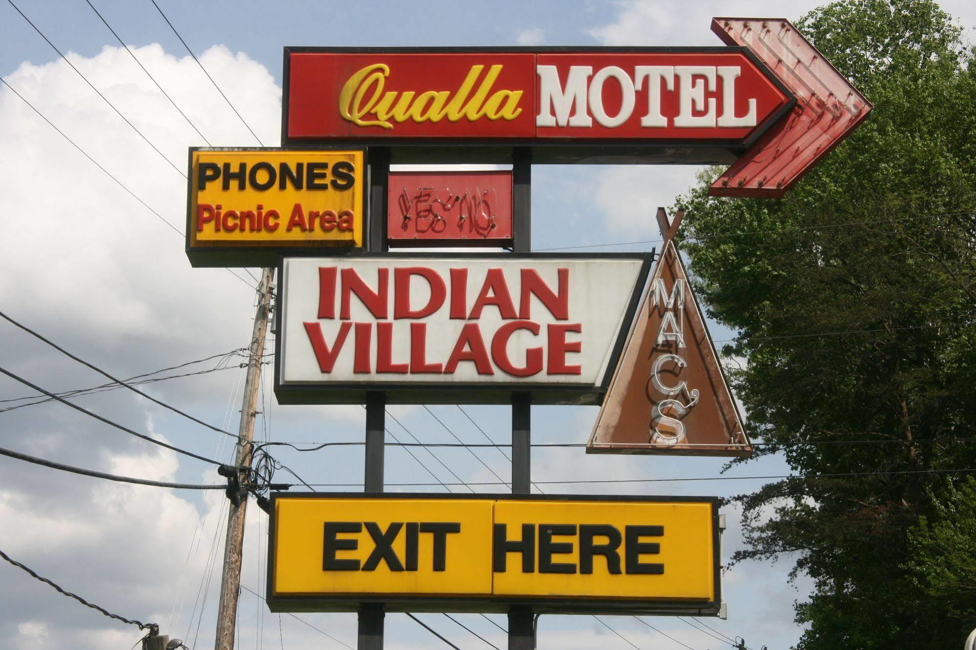 Qualla Cabins And Motel Cherokee Near Casino Whittier Εξωτερικό φωτογραφία